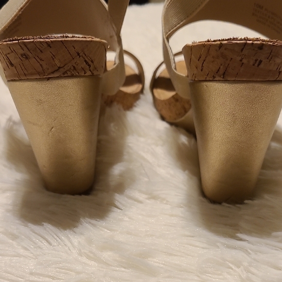 AEROSOLES Women's Gold and Tan Wedge 4" Sandals - Size 10M - Picture 7 of 12